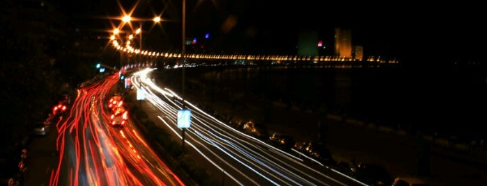 Queen's Necklace is one of สถานที่ที่ Srini ถูกใจ.