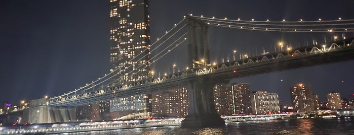 Brooklyn Bridge is one of Tempat yang Disukai Rick.