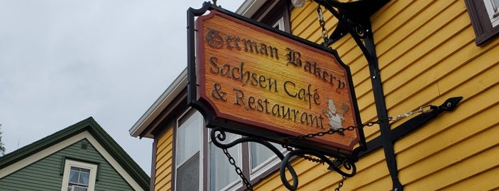 German bakery is one of Locais curtidos por Rick.