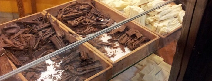 Mamusia Chocolates is one of Estuve.