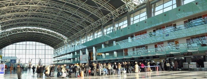 アドナン・メンデレス空港 (ADB) is one of 🌜🌟🌟hakan🌟🌟🌛さんのお気に入りスポット.