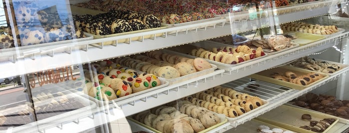 Polito's Bakery is one of Places I love to EAT.