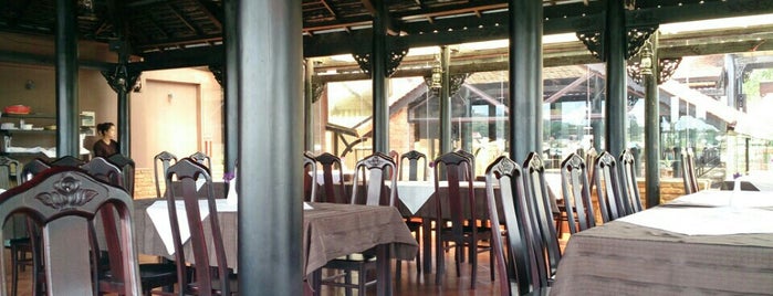 Song Mây Restaurant is one of Đà Lạt.