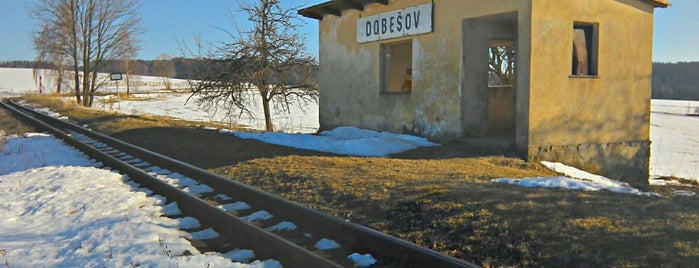 Železniční zastávka Dobešov is one of Železniční stanice ČR: Č-G (2/14).