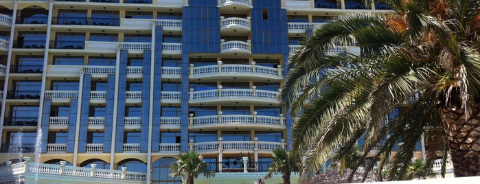 Victoria Palace Hotel Sunny Beach is one of Lieux sauvegardés par Anastasiya.