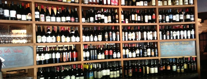 Purple Café and Wine Bar is one of Gaston : понравившиеся места.