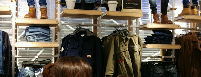 Pull&Bear is one of Top picks for Clothing Stores.