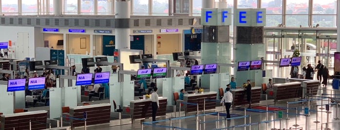 ANA Check-In Counter is one of Vicさんのお気に入りスポット.