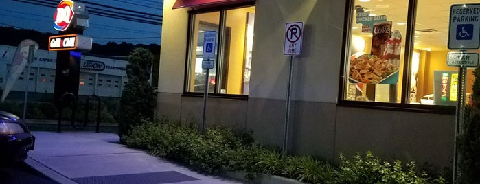 Dairy Queen is one of Zacharyさんのお気に入りスポット.