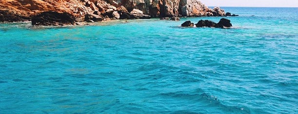 Katergo is one of Best beaches of the Cyclades.