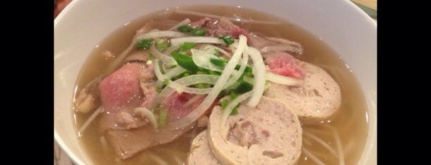 PHO24 is one of Lugares favoritos de Stephanie.