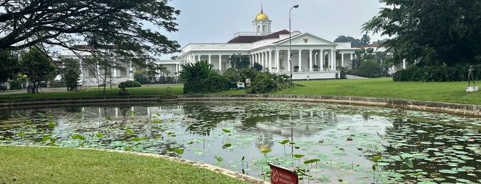 Istana Bogor is one of puncak.