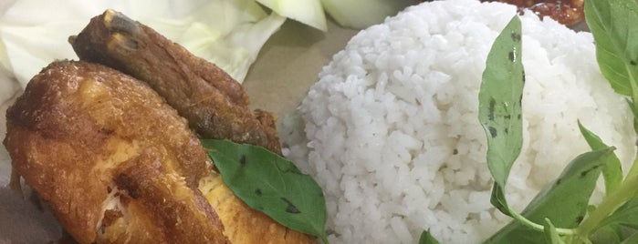 Ayam Penyet Bu Mai is one of Medan Culinary World.
