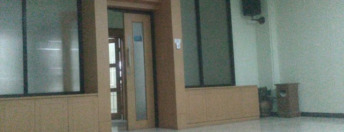 Pt Pelindo Iii Kantor Pusat
