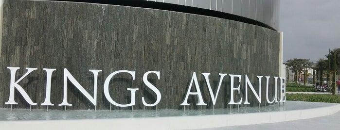 Kings Avenue Mall is one of Lugares favoritos de Olga.