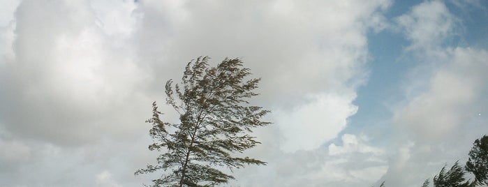 Pantai Tanjung Batu is one of ꌅꁲꉣꂑꌚꁴꁲ꒒ : понравившиеся места.