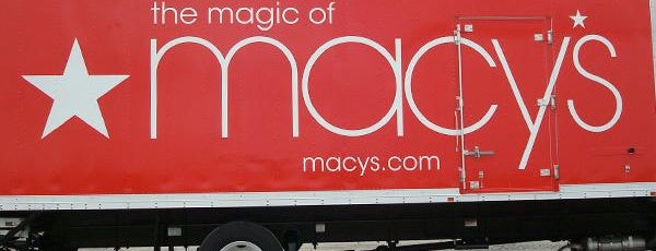 Macy's is one of Orte, die Thomas gefallen.