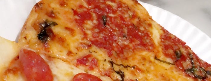 Pizza Italia is one of Lieux qui ont plu à Marie.