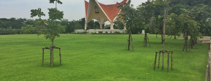 Suanluang Rama IX is one of Lieux qui ont plu à Pornrapee.