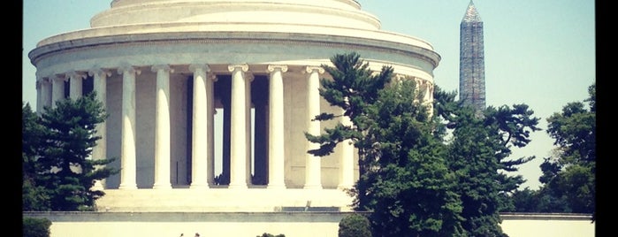 Thomas Jefferson Memorial is one of explore DC.