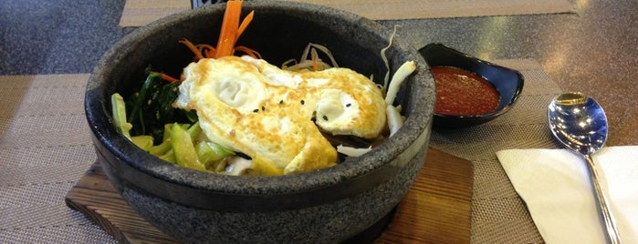Korean Traditional Restaurant is one of Tempat yang Disukai eryn.
