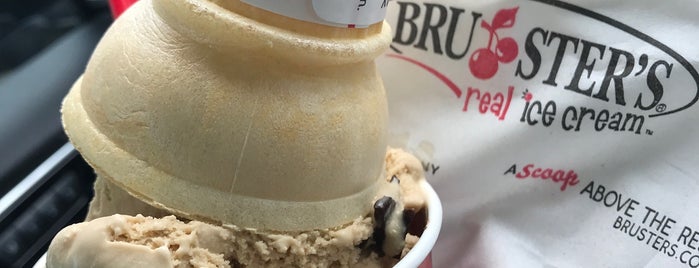 Bruster's Real Ice Cream is one of Tempat yang Disukai Heather.