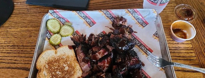 Burnt End BBQ is one of Lugares favoritos de Beth.