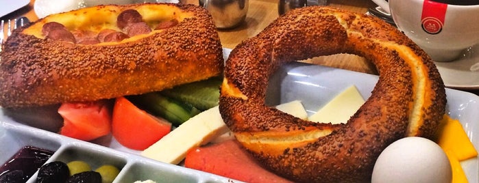 Simit Sarayı is one of Midtown Lunch.