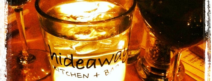 Hideaway Kitchen + Bar is one of Locais curtidos por Andrea.