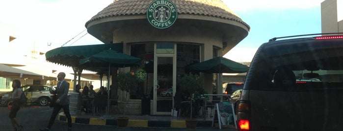 Starbucks is one of Tempat yang Disukai Nouf.