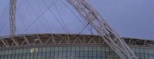 Estadio de Wembley is one of London.