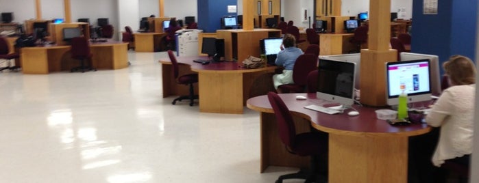DeMoss Computer Lab is one of Best places.