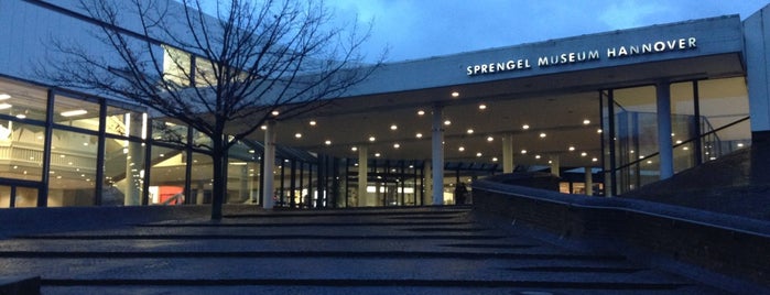 Sprengel Museum is one of Когда-нибудь я буду там.