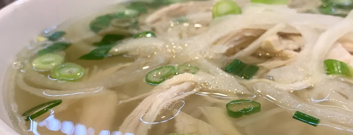 Pho Valencia is one of Arnieさんのお気に入りスポット.