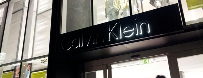 Calvin Klein is one of Hanh'ın Beğendiği Mekanlar.