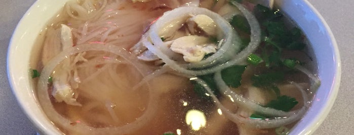 Phở 999 is one of Lugares favoritos de Arnie.