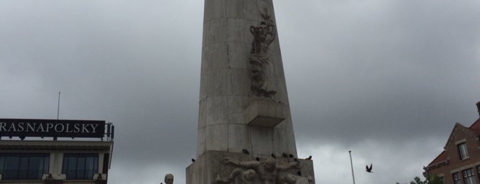 Национальный монумент на площади Дам is one of _ : понравившиеся места.