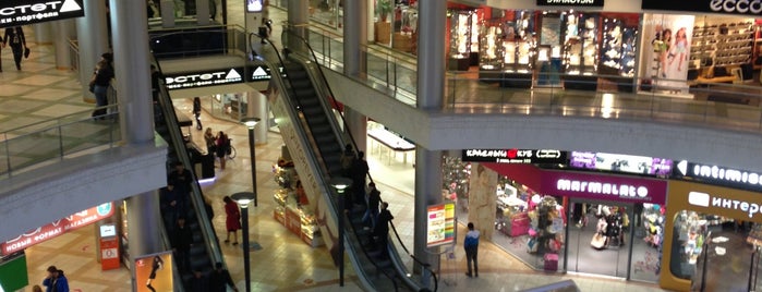Sennaya Mall is one of Lieux qui ont plu à Frank.
