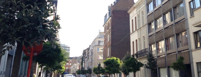 Rue Saint-Georges | Sint-Jorisstraat is one of Posti che sono piaciuti a Jon.