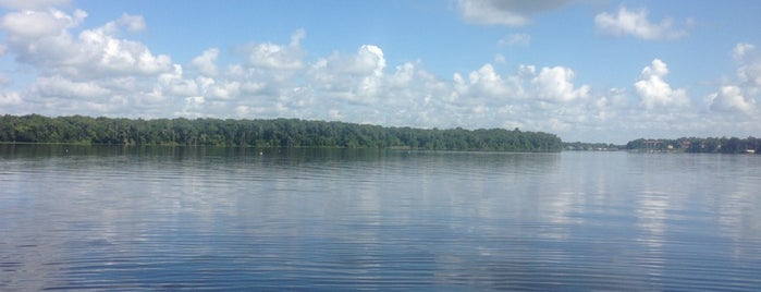 St Johns River is one of Tempat yang Disukai Lizzie.