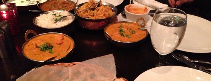 India House Restaurant is one of Posti che sono piaciuti a abigail..