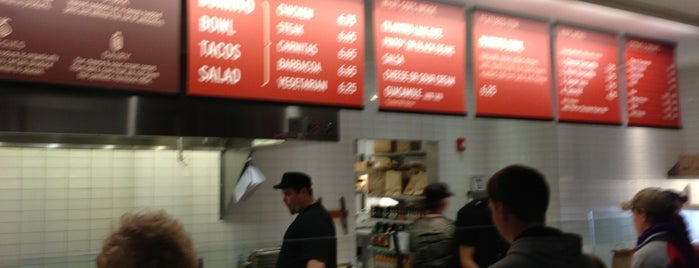 Chipotle Mexican Grill is one of Becky 님이 좋아한 장소.