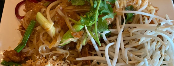 Veganic Thai Cafe is one of Posti che sono piaciuti a John.