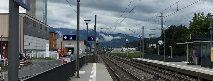 Bahnhof Buchrain is one of Orte, die Esteve gefallen.