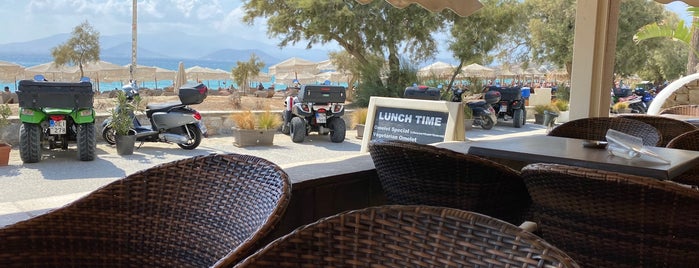 Golden Beach Cafe is one of Lugares favoritos de Frank.