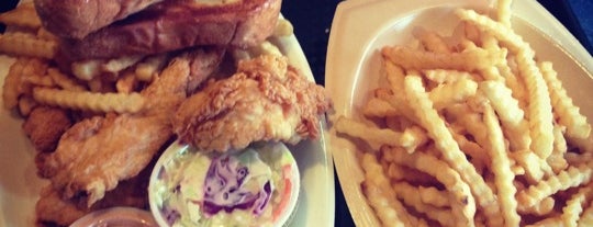 Raising Cane's Chicken Fingers is one of Locais salvos de Kimmie.