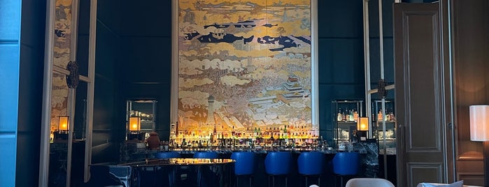 The St. Regis Bar is one of 일본.