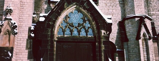 St. John's Episcopal Church is one of Tempat yang Disukai Ricardo.