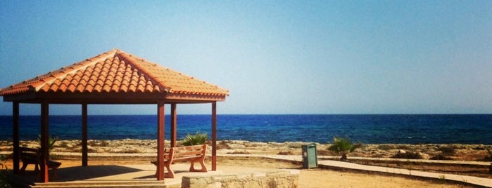 Landa Golden Beach is one of Кипр.