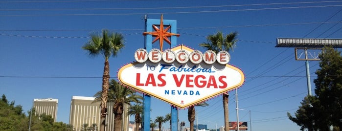 Welcome To Fabulous Las Vegas Sign is one of US Trip w/ Sebi.